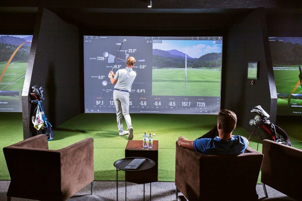 Spil Indoor Golf i København hos Urban Golf